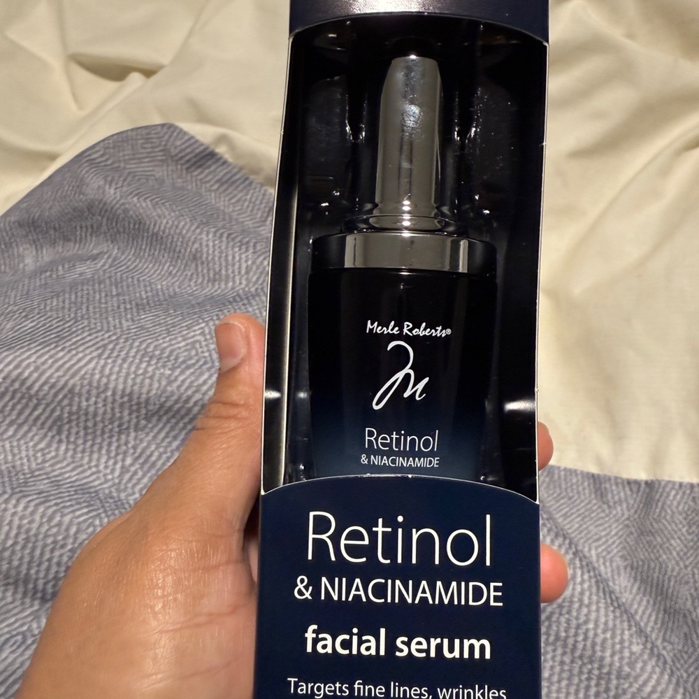 Retinol & Niacinamide Facial Serum - Black